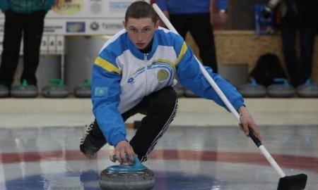 Сборной Казахстана по кёрлингу дешевле тренироваться за рубежом, чем на родном льду