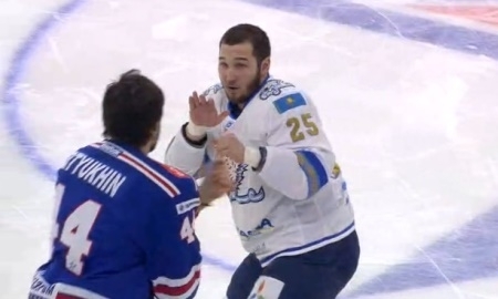 Видео драки Евгений Артюхин VS. Дамир Рыспаев