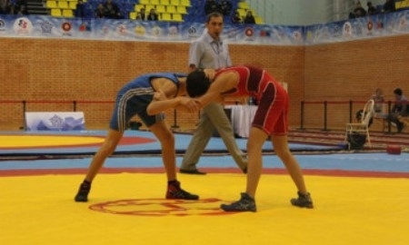 В Щучинске подвели итоги первого дня турнира по вольной и женской борьбе 