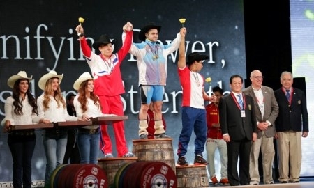 <strong> Штангист Ниджат Рахимов выиграл «золото» чемпионата мира для Казахстана</strong>