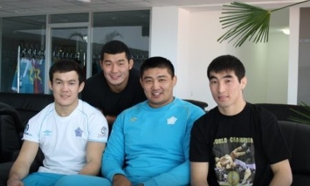 Казахстанские «классики» завершают сборы в Академии AIBA