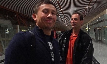 Фото с прибытия Геннадия Головкина в Китай