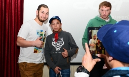 Хоккеисты «Барыса» побывали в гостях у ребят из астанинского детского дома