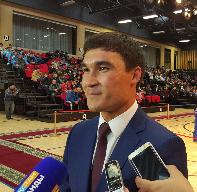 В Караганде проходит юношеский турнир по боксу имени Серика Сапиева