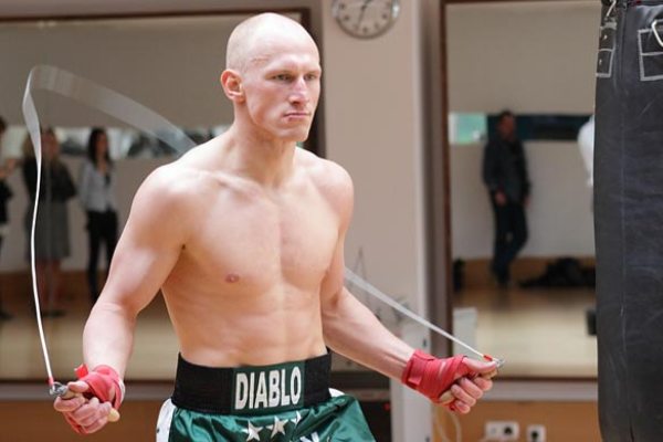 Дьявол для казахстанского боксера