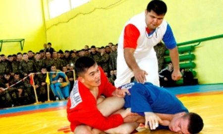 В военном институте Нацгвардии в Петропавловске прошли соревнования по самбо