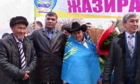 В Шымкенте встретили серебряную призерку чемпионата мира — Жазиру Жаппаркуль