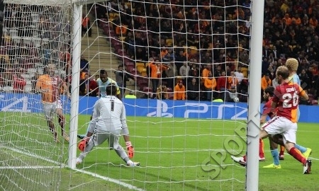 Твумаси забил четвёртый гол в этом розыгрыше Лиги Чемпионов