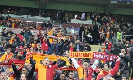 Фанаты «Галатасарая» требовали отставки руководства во время матча с «Астаной»