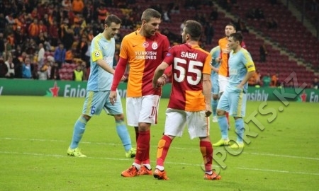 Лукас Подольски: «Инцидент с фотографом? Он не проявил уважения ко мне и моей семье»