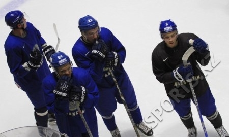 Сборная Казахстана по хоккею провела тренировку в Астане