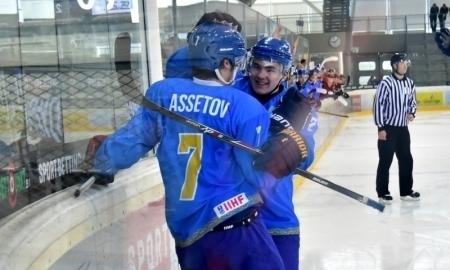 Казахстан разгромил Италию на молодёжном чемпионате мира