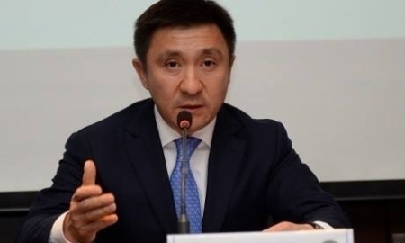 Ерлан Кожагапанов пригласил на встречу с футбольной общественностью в Атырау и Уральске