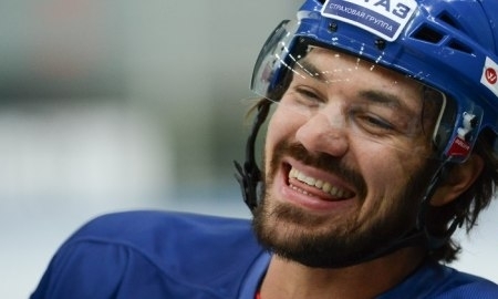 Форвард СКА Евгений Артюхин собирается перейти в «Барыс»