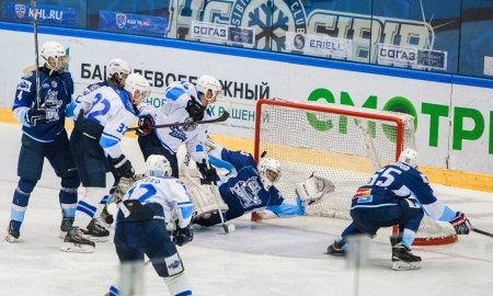 «Снежные Барсы» по буллитам проиграли «Сибирским Снайперам»