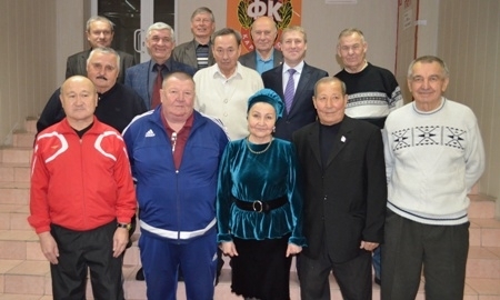 Владимир Нидергаус провел встречу с ветеранами ФК «Шахтер»