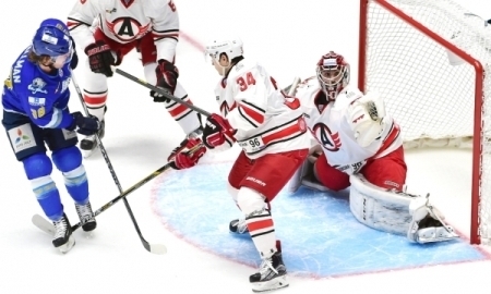 «Автомобилист» уступает «Барысу» по потерянным очкам