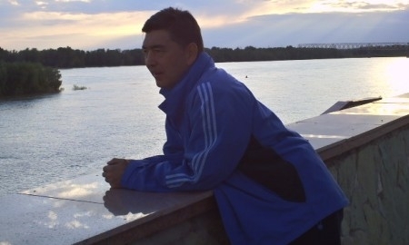 Тимур Сисенов: «Когда я играл с Ребровым и Леоненко, Шевченко сидел в запасе»