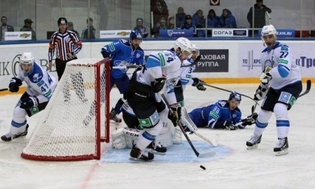 «Нефтехимик» вновь сравнялся с «Барысом» по потерянным очкам