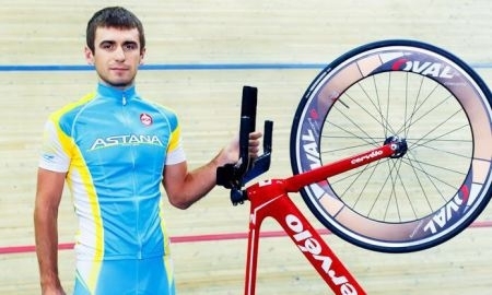 Артём Захаров — лучший в «скретче» на заключительном этапе Кубка мира