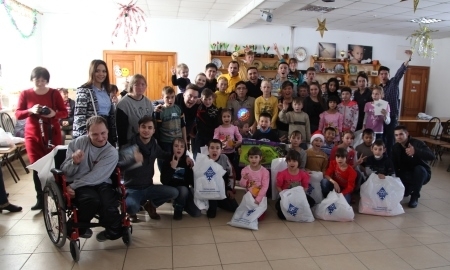 Работники «Кайрата» посетили новогодний утренник детского дома «Ковчег»