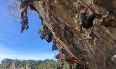 Сильнейшие скалолазы армейского спортклуба МО РК покоряют скалы Таиланда