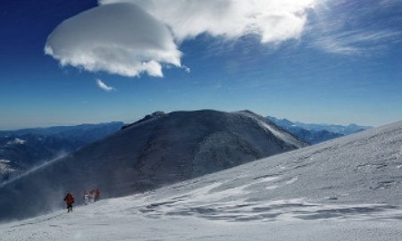 Казахстанских военных пригласили покорить Эльбрус