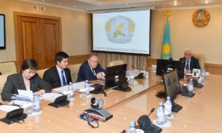 Ерик Султанов: «Футбольное поле должно быть в каждом населенном пункте»