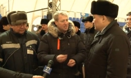 Видео со встречи акима Карагандинской области с «Шахтёром» в Сатпаеве