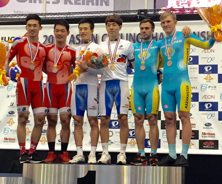 Казахстанские велогонщики завоевали 11 медалей на чемпионате Азии