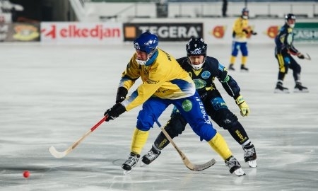Казахстан крупно проиграл Швеции на чемпионате мира по бенди