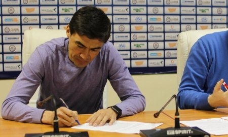 Самат Смаков заключил контракт с «Актобе»