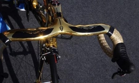 Золотой велосипед Винокурова впечатлил британцев