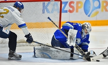 «Барыс» провел двусторонний матч