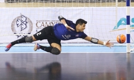 Казахстан минимально ведет у Сербии после первого тайма