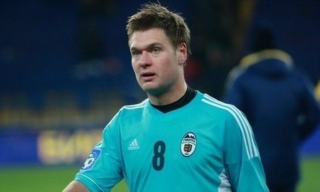 Экс-полузащитник «Ордабасы» Петров может пополнить «Карпаты»