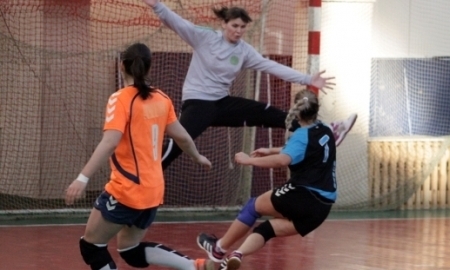 Гандболистки Усть-Каменогорска огорчили именинницу