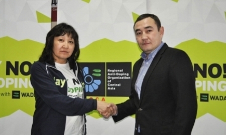 В Алматы провели антидопинговый семинар для юных тяжелоатлетов