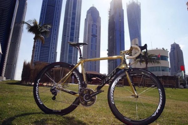 Золотой велосипед Винокурова впечатлил британцев