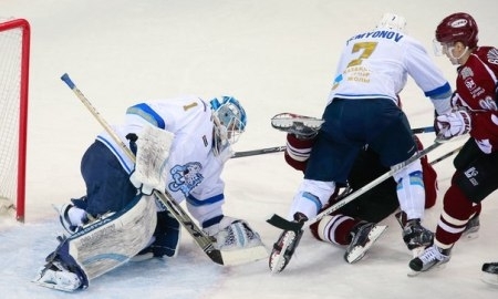 Фоторепортаж с матча КХЛ «Динамо» Рига — «Барыс» 2:3