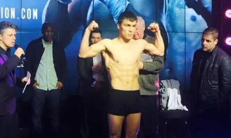 Батыр Джукембаев уложился в вес перед боем в Канаде