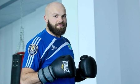 Данияр Елеусинов и Василий Левит — в финале турнира «Gee Bee»