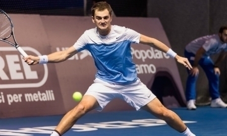 Недовесов прошел во второй круг турнира в Сент-Брие