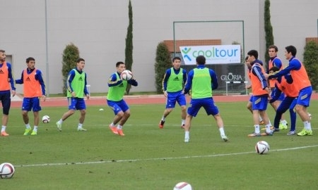 Фоторепортаж с предматчевой тренировки сборной Казахстана на Gloria Sports Arena