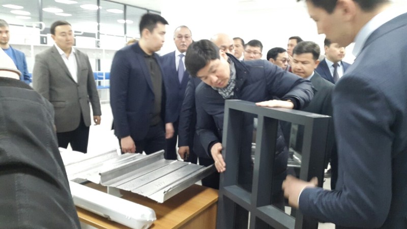 Бауыржан Байбек посетил строительную площадку «Ледовой Арены»