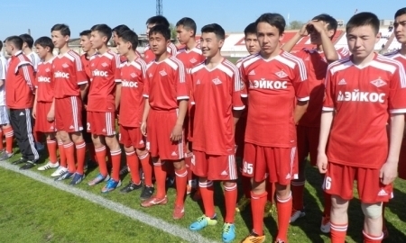 Родители детей Футбольного Центра Семея обратились к Президенту ФФК