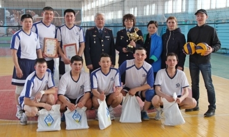 Сильнейших волейболистов выявили среди павлодарских полицейских