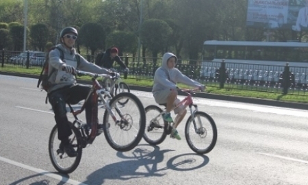 В Алматы открыт велосезон