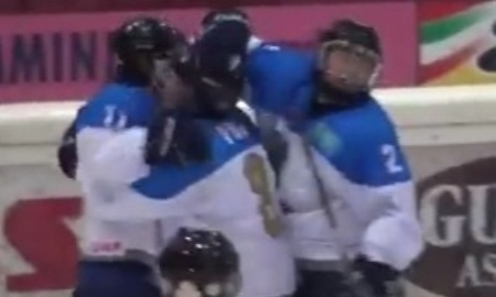 Женская сборная Казахстана, уступив Италии по буллитам, заняла на чемпионате мира третье место