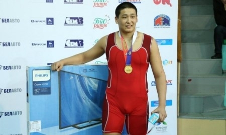 Спортсмен из Актау завоевал золотую медаль на республиканском турнире по греко-римской борьбе